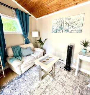 Separate guest suite - 2