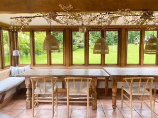 Family-friendly House with Swimming Pool & Large Garden - 8
