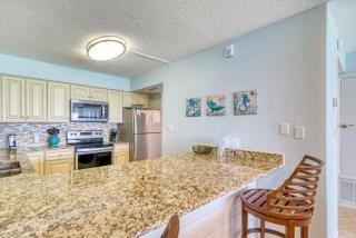 Beach House Condominiums C602 - Beachfront with Pool, Wi-Fi, & Beach Service - Destin - 8