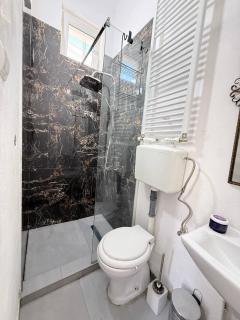 Cozy stay near Platinia and Central Park - 4