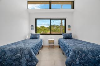 4BR Retreat w Saltwater Pool Walk to Beach and Town - 1