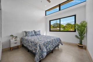 4BR Retreat w Saltwater Pool Walk to Beach and Town - 7