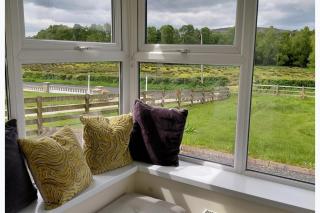 Cottage - Sleeps 6 - Parking - 2