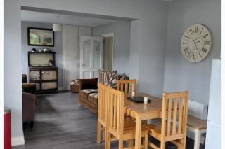 Cottage - Sleeps 6 - Parking - 0