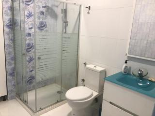 Modern 2-Bedroom Apartment in the Heart of Plateau, City Center - 8