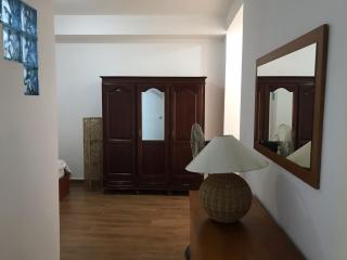Modern 2-Bedroom Apartment in the Heart of Plateau, City Center - 5