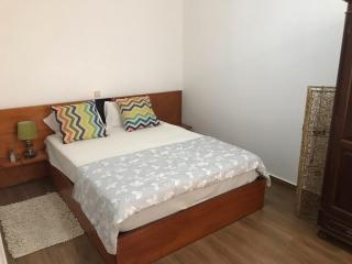 Modern 2-Bedroom Apartment in the Heart of Plateau, City Center - 3