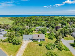 4 Min from Nauset Beach w Grill and Outdoor Shower - 9