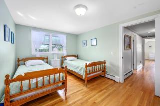4 Min from Nauset Beach w Grill and Outdoor Shower - 2