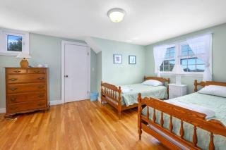4 Min from Nauset Beach w Grill and Outdoor Shower - 1