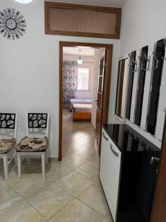 Bana's Apartments 1 - 2