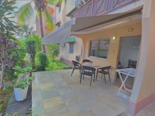 Bright Cozy Ground-Floor Apartment in The Tropics - 1