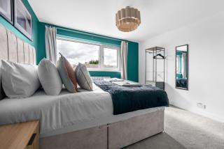 NEW! Spacious 3BR With Private Parking - 7