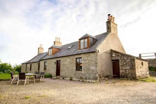 5 Bed 2 Bath Cottage with HotTub & Sauna - 0