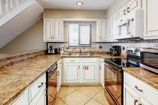 3rd Floor Condo Amenities Beach Access Beach Equipment Included - 4