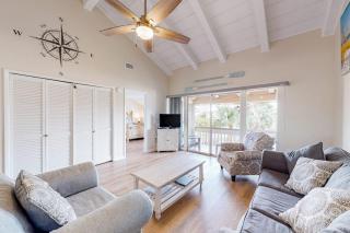 Vibrant condo with private beach access pool balcony & washer & dryer - 6