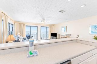 Second Floor Condo Many Amenities Beach Access Beach Equipment Included - 1