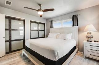 Bayfront multi-level townhome with balcony boat dock AC & fast WiFi - 1
