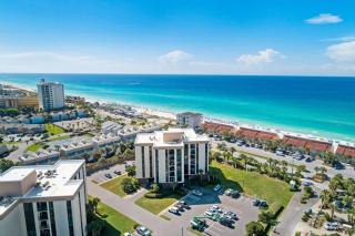 Renovated 5th-Floor Condo w Private Beach Balcony Shared Pool Clubhouse & Tennis - 7