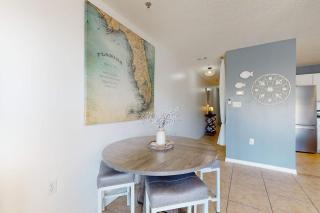Lovely condo near the beach with a pool hot tub central AC & W&D - 4