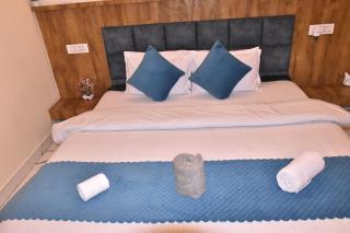 Summer Imperial Crest Hotels By Stayza Retreat - 2
