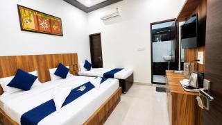 Hotel RK Residency Near,Prem mandir,Keli kunj & Bankey bihari Budget hotel in vrindavan - 0