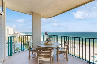 Gorgeous & cozy beachfront condo with pool & beach access - 0