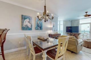 Gorgeous & cozy beachfront condo with pool & beach access - 6