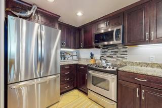 Gorgeous & cozy beachfront condo with pool & beach access - 3