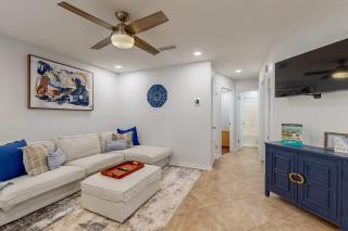 Coastal condo in a great location with balcony open interior washer & dryer & AC - 0