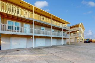 Coastal condo in a great location with balcony open interior washer & dryer & AC - 9