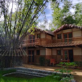Riverside Retreat with Pool, 10 min to Old Town - 3
