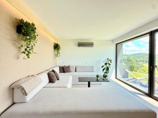 The East House ONE - 3