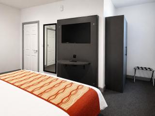 The Commercial Hotel - 1