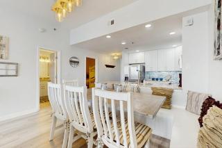 Beautiful and spacious condo with shared pool & beach access - 5