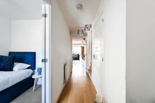 LUX Dartford 5 bed home, 9 beds, sleeps 12, Free parking - 2