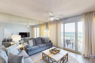 Gorgeous coastal home with plenty of space and easy beach access - 9