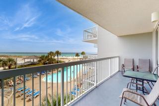 Oceanfront 3rd-floor condo with balcony W&D pool & hot tub - snowbird-friendly - 9