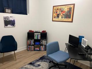 Stylish 2BR Near Hyde Park, UChicago & Lake - 9
