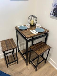 Stylish 2BR Near Hyde Park, UChicago & Lake - 4