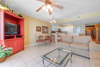 Ocean-view condo with central AC pool & hot tub access & balcony - 5