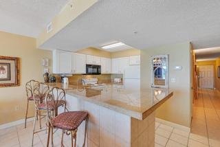 Ocean-view condo with central AC pool & hot tub access & balcony - 2