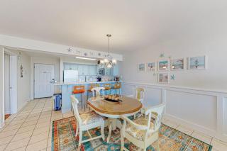 8th-floor condo with balcony ocean view W&D pools & hot tub - 5