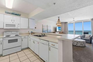 Beachfront condo with gorgeous Gulf view balcony pools & hot tub - 1