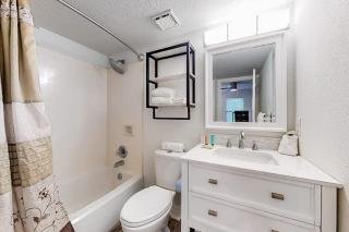 Beachfront Condo Sleeps 6 - Bunks & Gulf View - 1