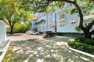 Beachfront 2BR Condo by Alicia Beach - 9
