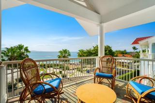 Beachfront 2BR Condo by Alicia Beach - 3