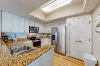 Spacious Condo w Free WiFi Shared Hot Tub Pool Tennis and Central AC - 3