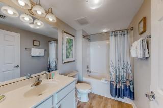 Spacious Condo w Free WiFi Shared Hot Tub Pool Tennis and Central AC - 1