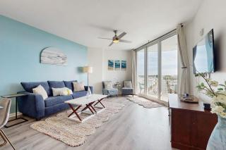 Resort condo with amazing pool hot tub tennis fitness center & Wifi - 0